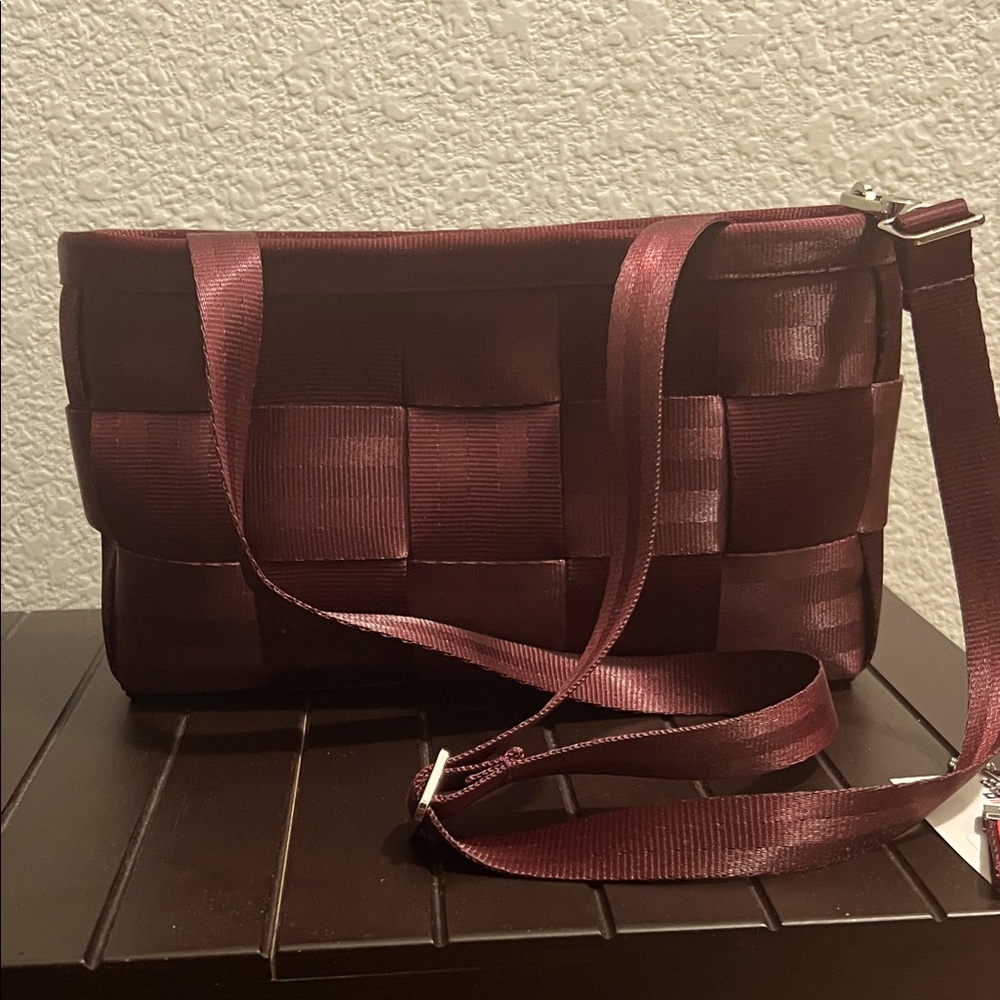 Harvey’s Seat Belt Convertible Clutch